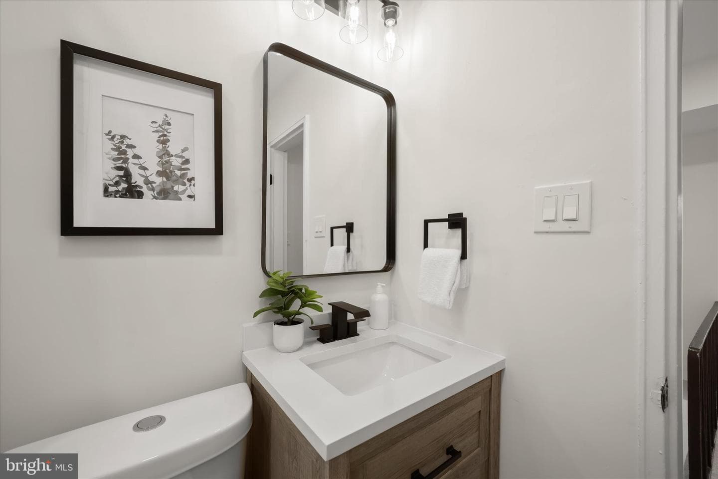 3914 Essex Court photo 17