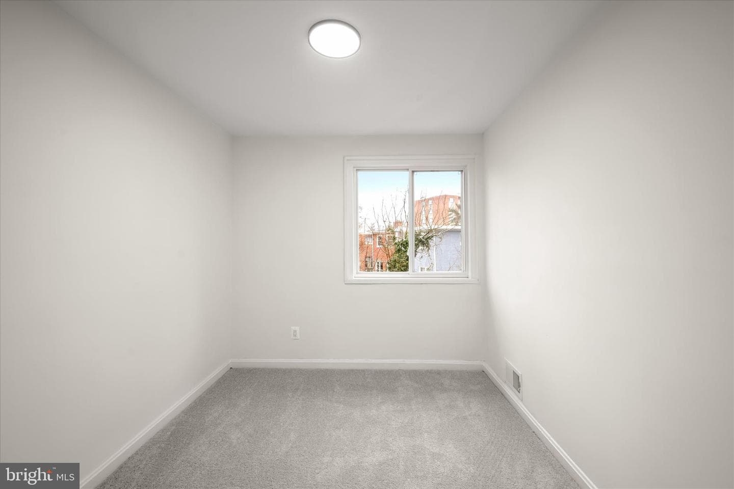 3914 Essex Court photo 18