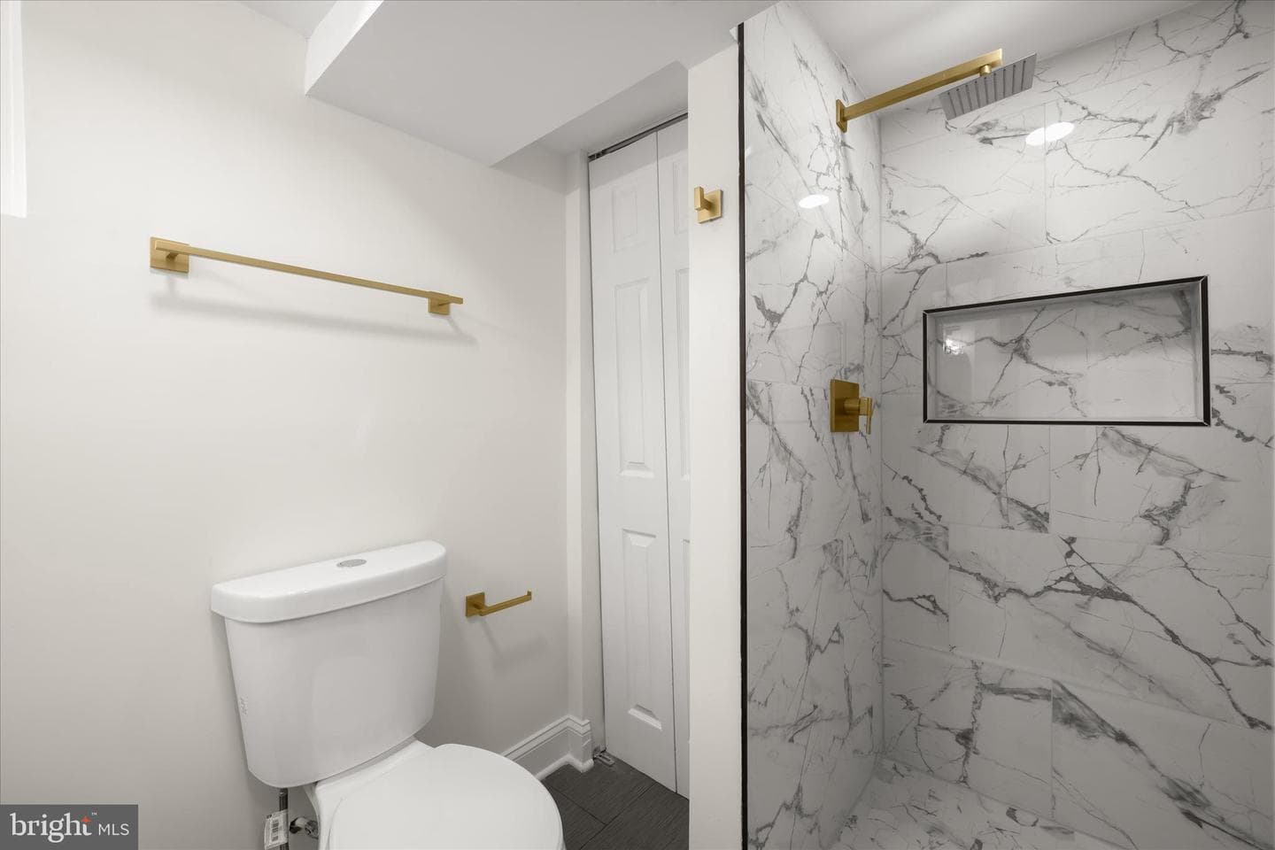 3914 Essex Court photo 23