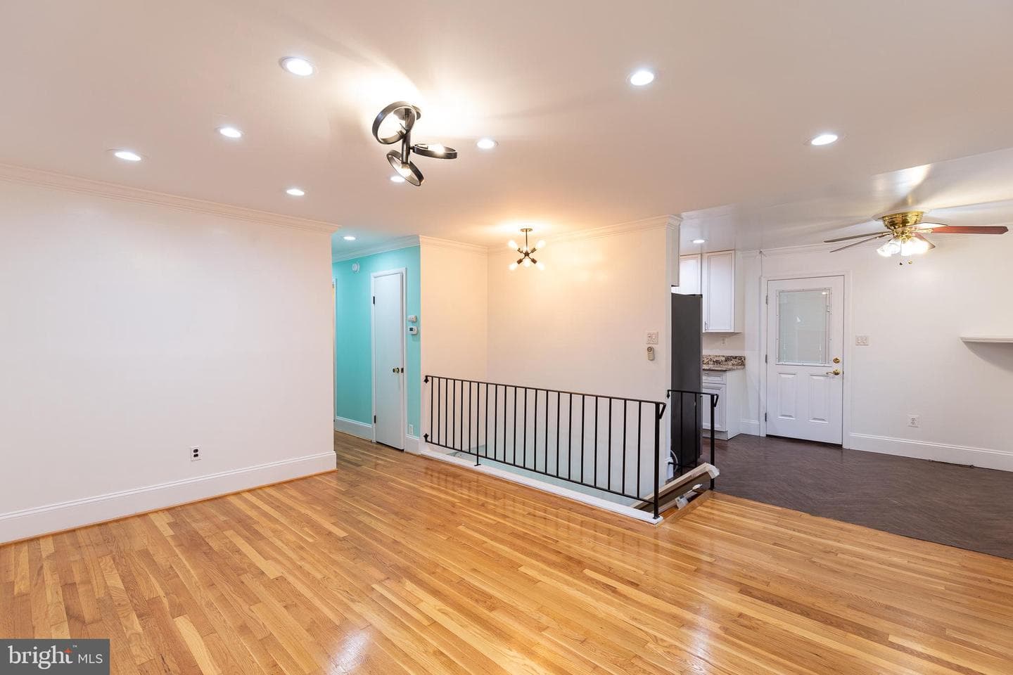 1414 Alberta Drive photo 4