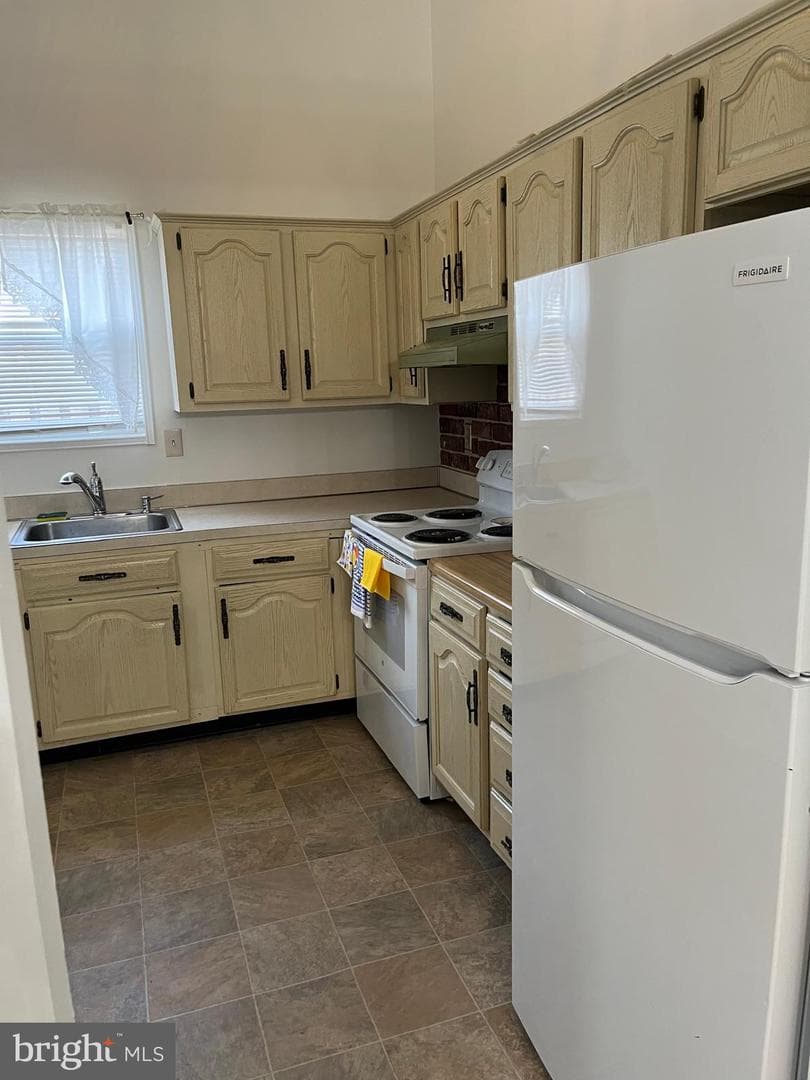 10172 Scotch Hill Drive photo 3
