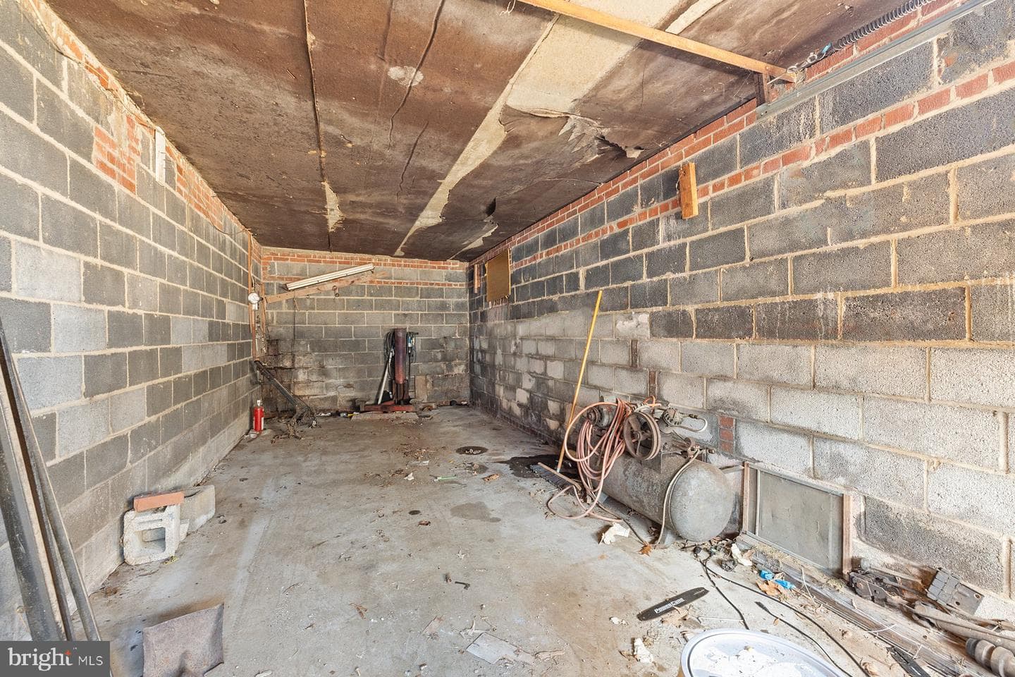 22908 Paul Dunbar Avenue photo 31