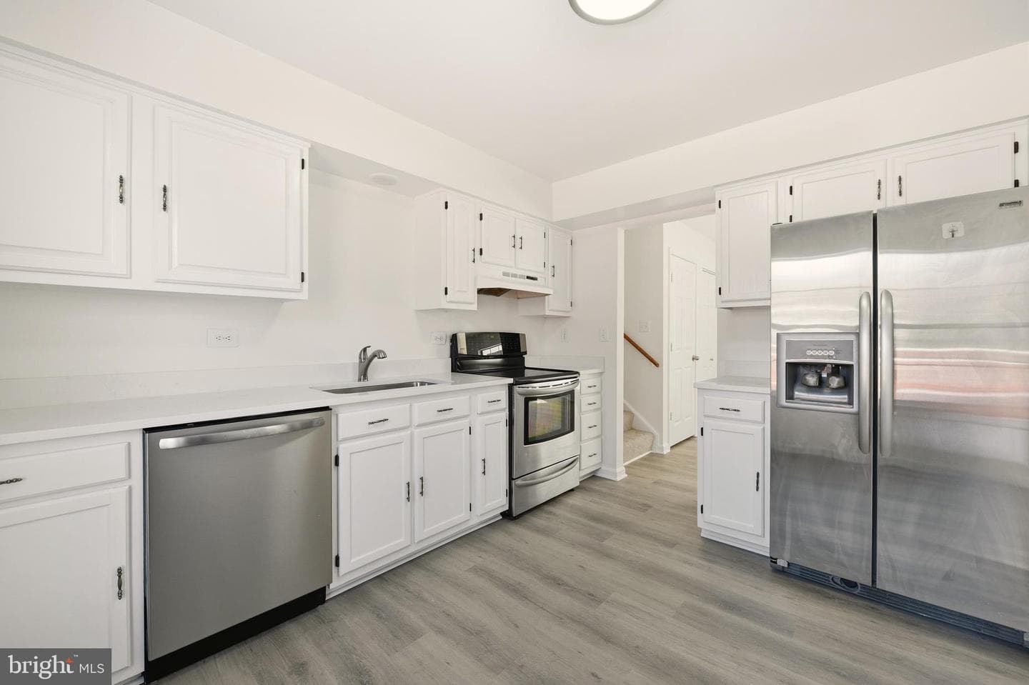 5301 Broadwater Street photo 10