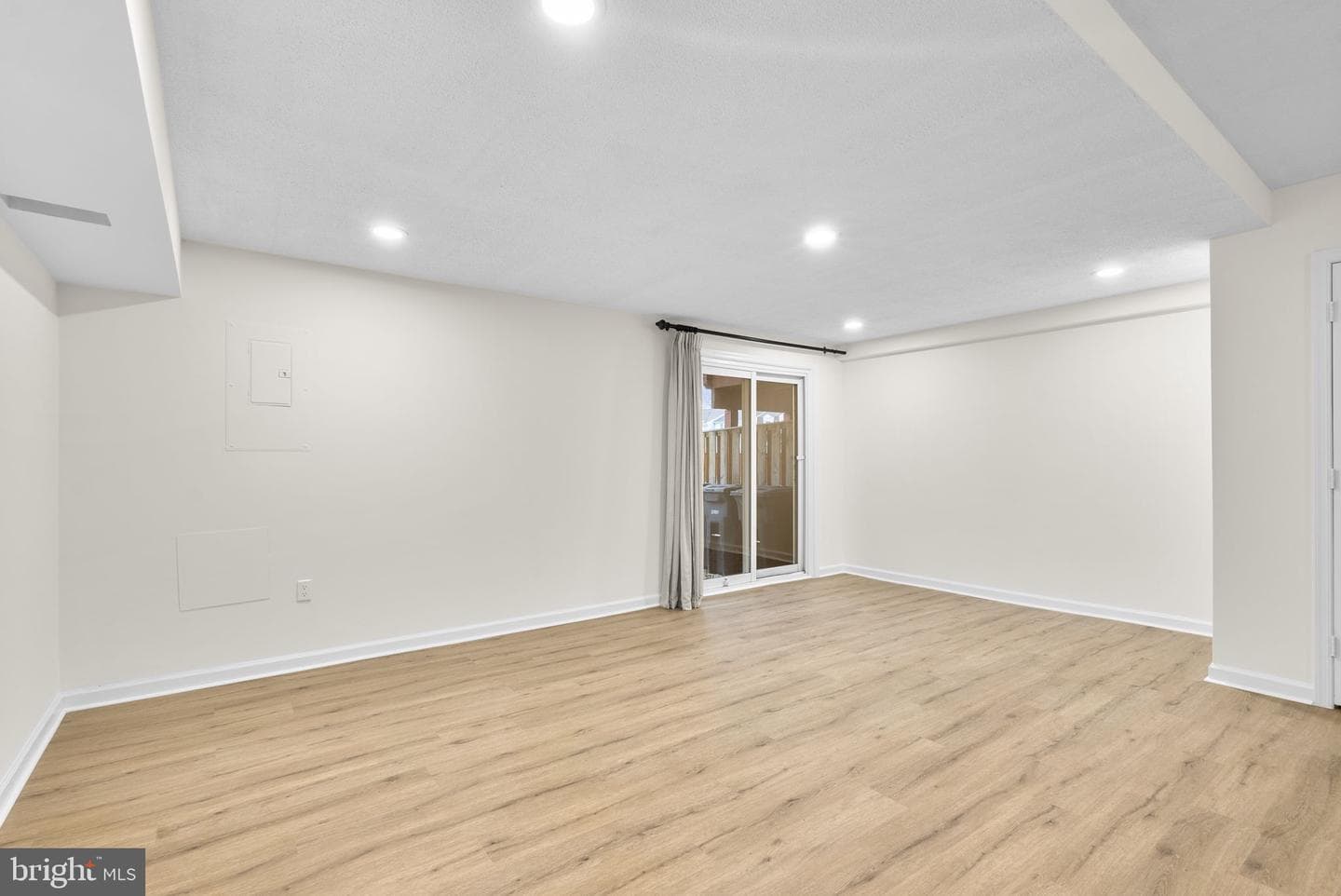 10637 Campus Way S photo 26