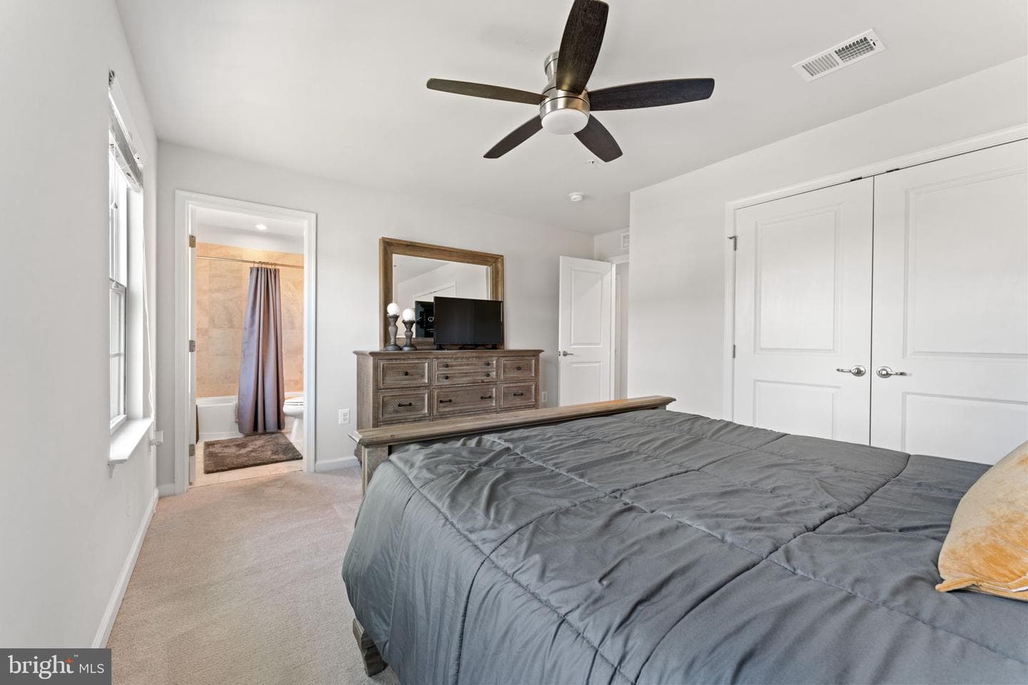 607 Rexford Way photo 33