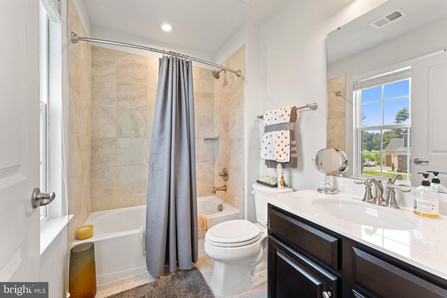 607 Rexford Way photo 34