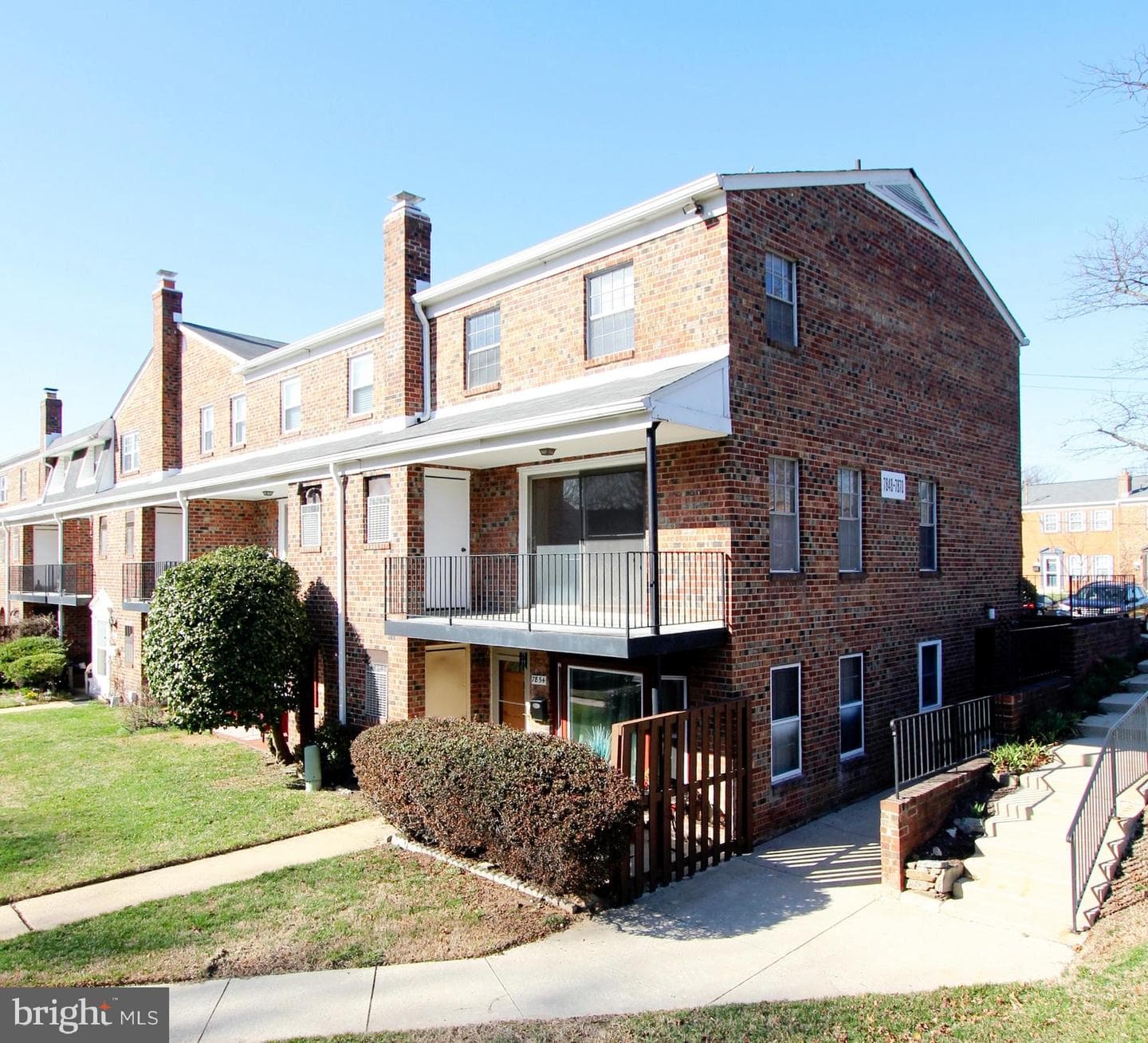 7856 Lakecrest Drive photo 22