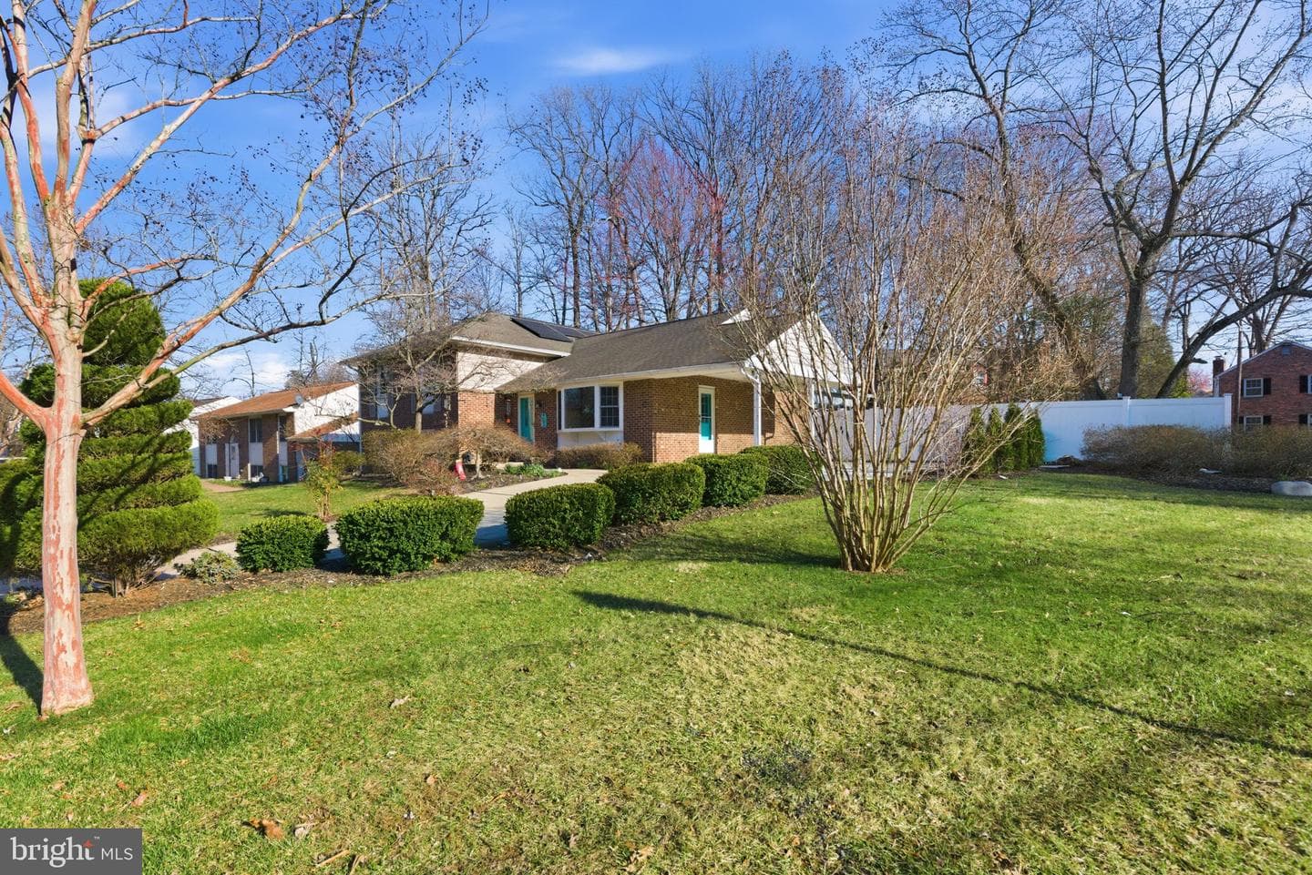 6201 Goodman Road photo 7