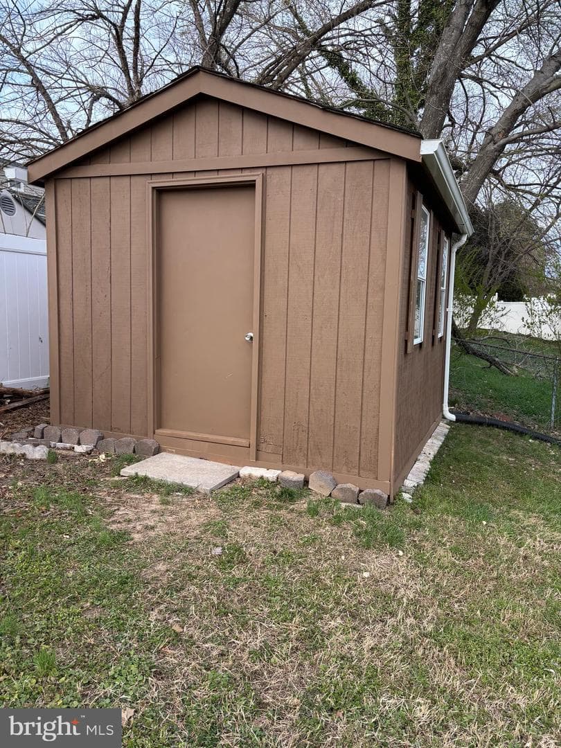 10810 Hollaway Drive photo 4