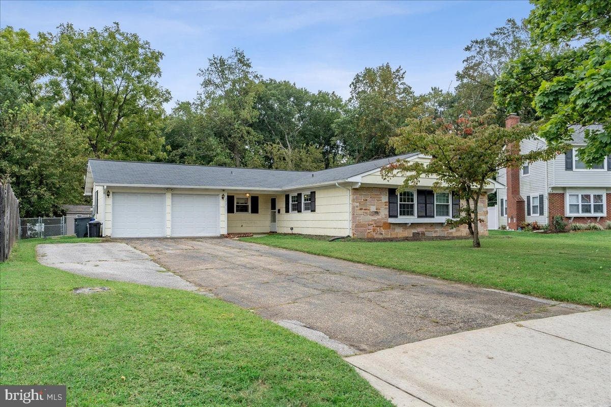 2217 Harwood Lane photo 4