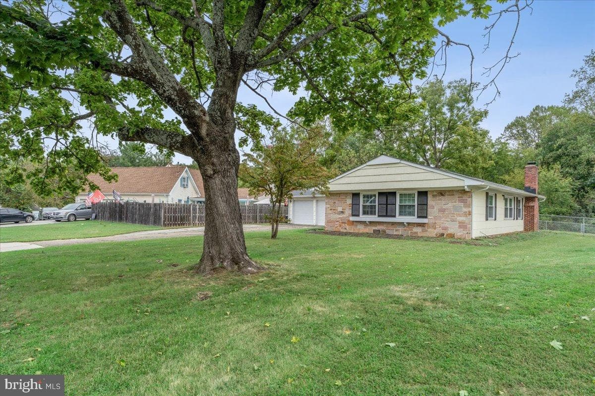 2217 Harwood Lane photo 5