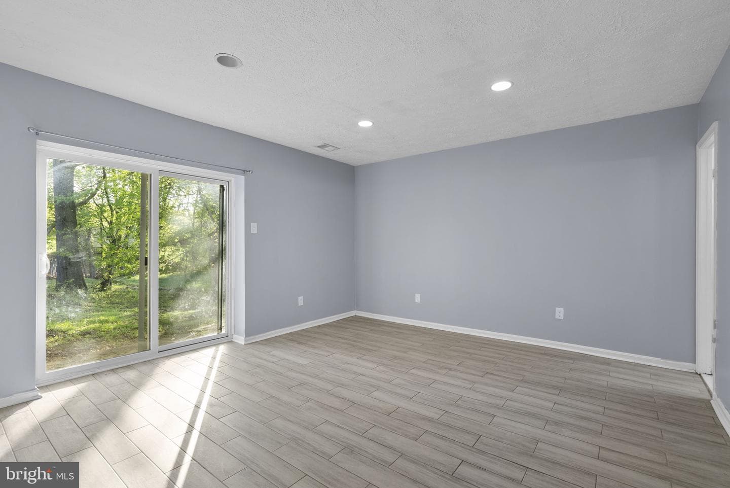 506 Rosier Road photo 28