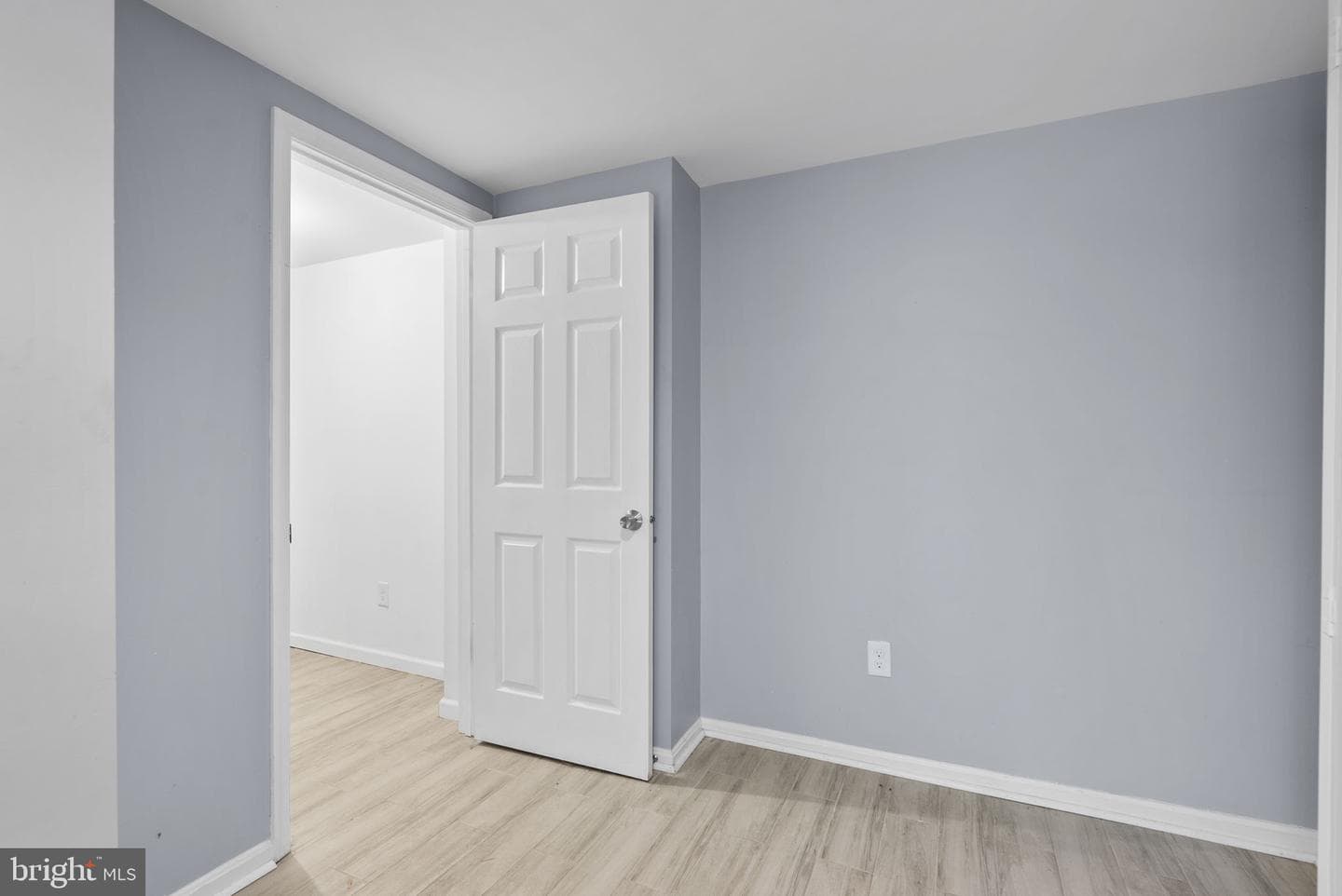 506 Rosier Road photo 33