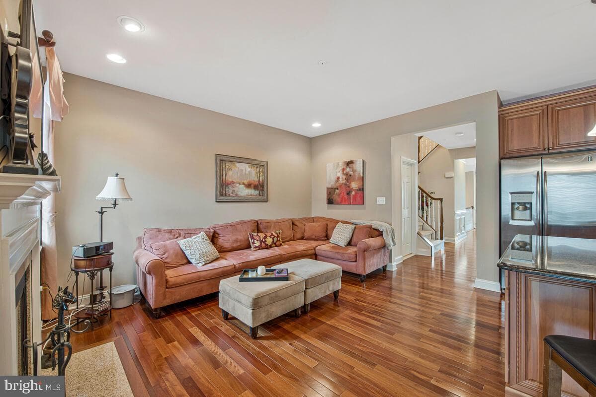 4248 Chariot Way photo 12