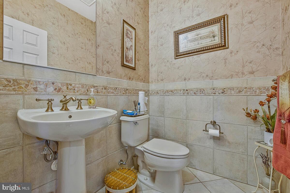 4248 Chariot Way photo 18