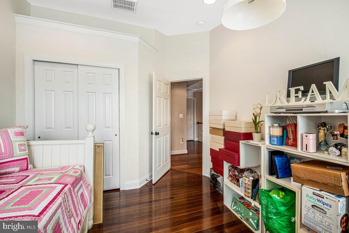 4248 Chariot Way photo 22