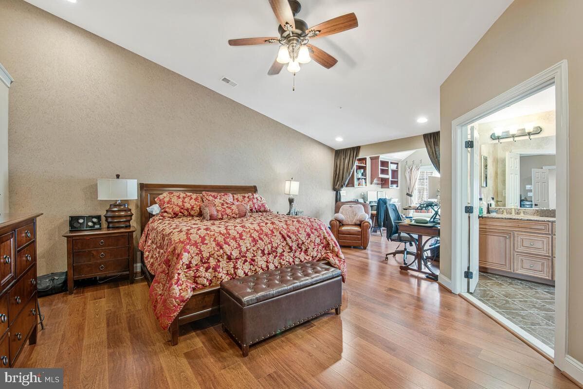 4248 Chariot Way photo 25
