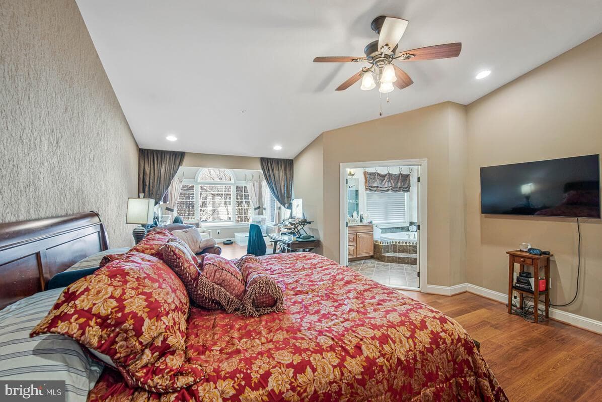 4248 Chariot Way photo 26
