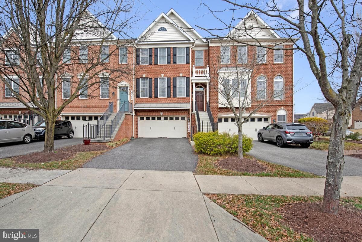 4248 Chariot Way photo 3