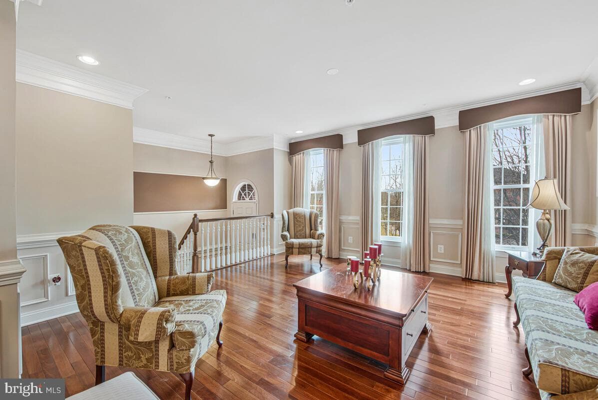 4248 Chariot Way photo 8