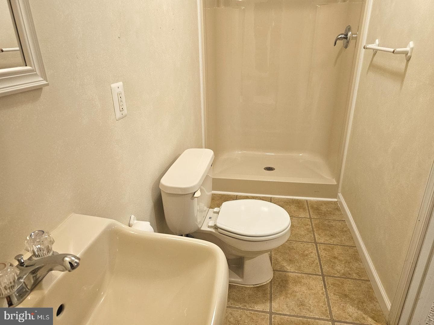 7701 Croom Road photo 31