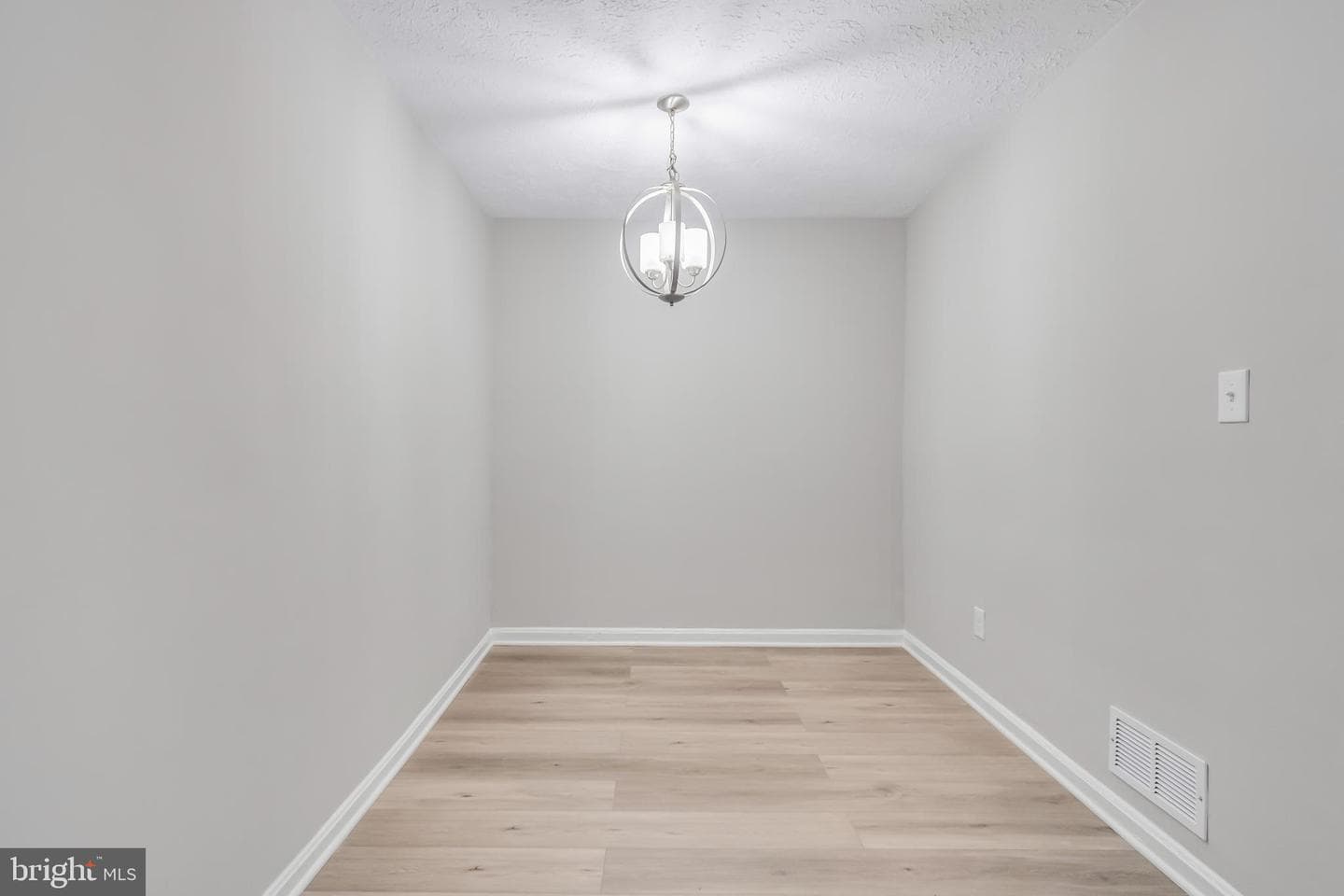 5005 Roseld Court photo 6