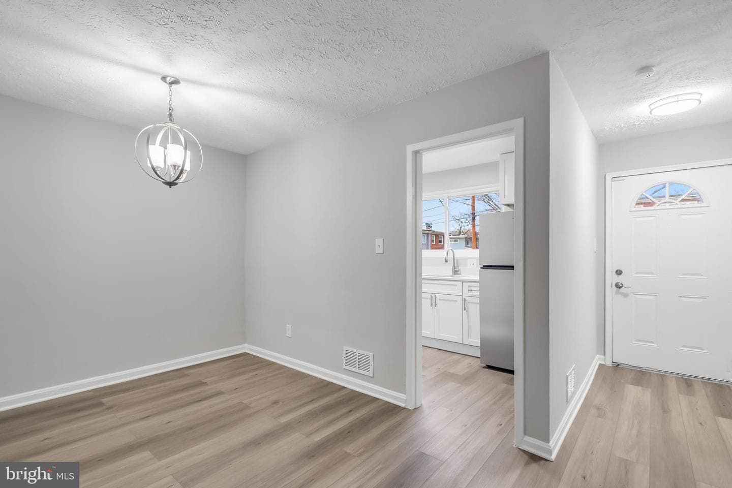 5005 Roseld Court photo 7