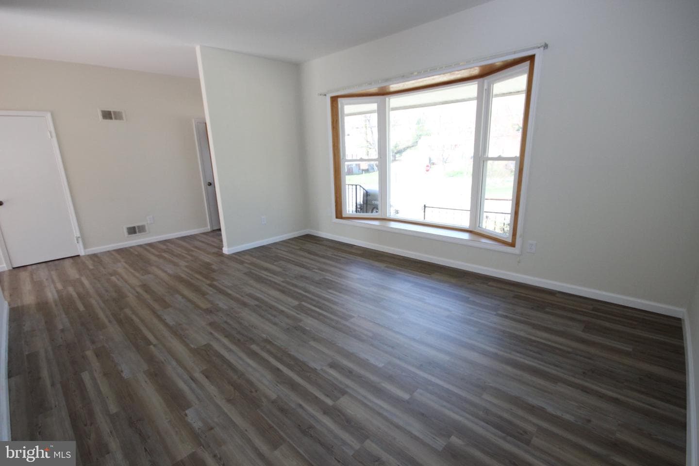 13109 Greenmount Avenue photo 16