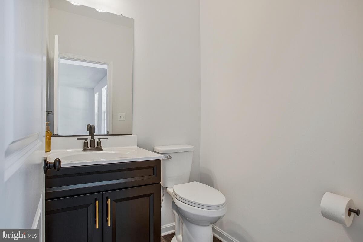 6513 Suitland Road photo 7