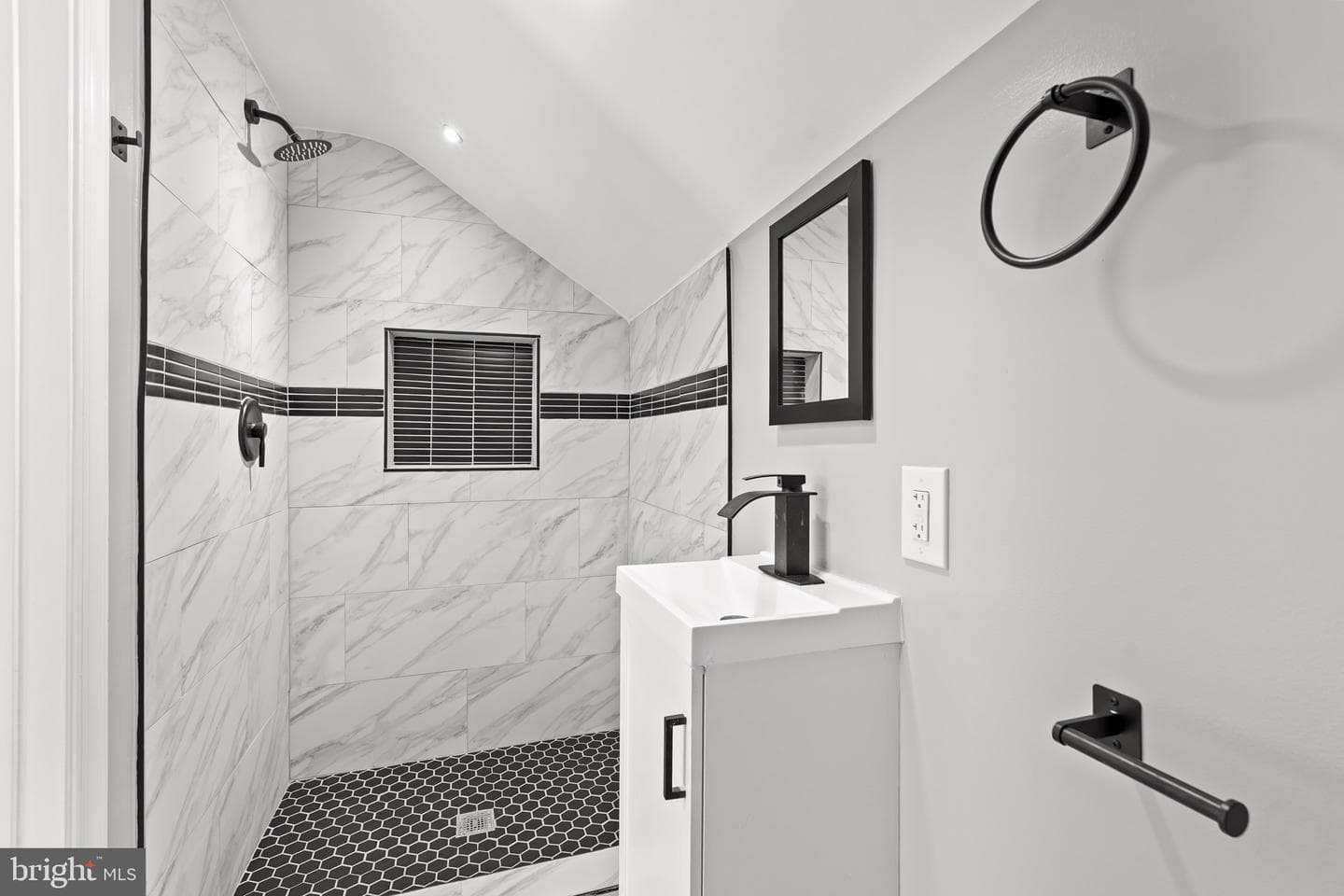 3417 Forestville Place photo 17