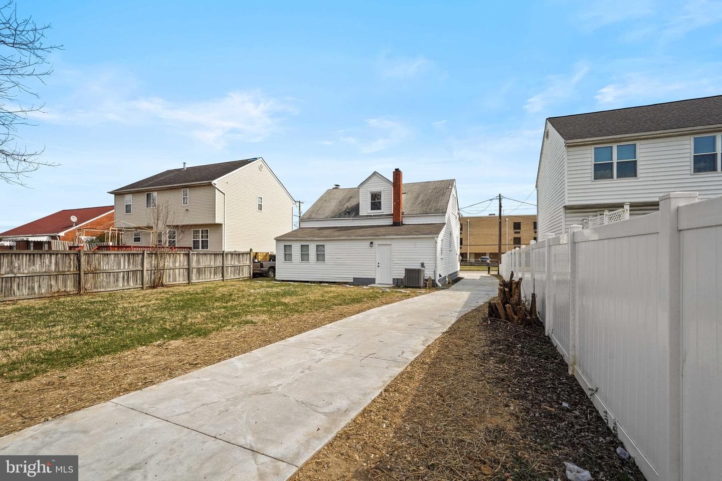 3417 Forestville Place photo 6