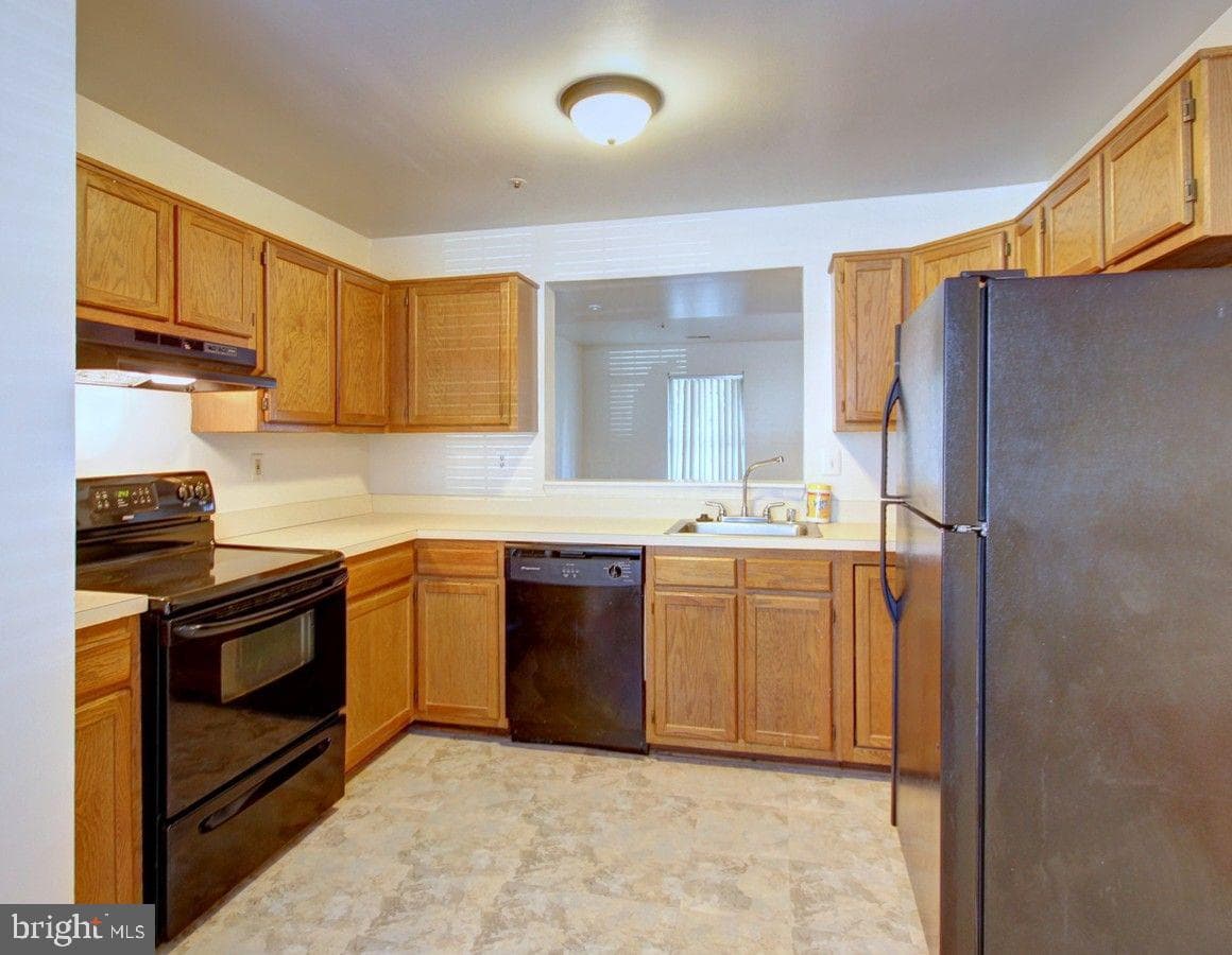 525 Red Coat Place #1021 photo 5