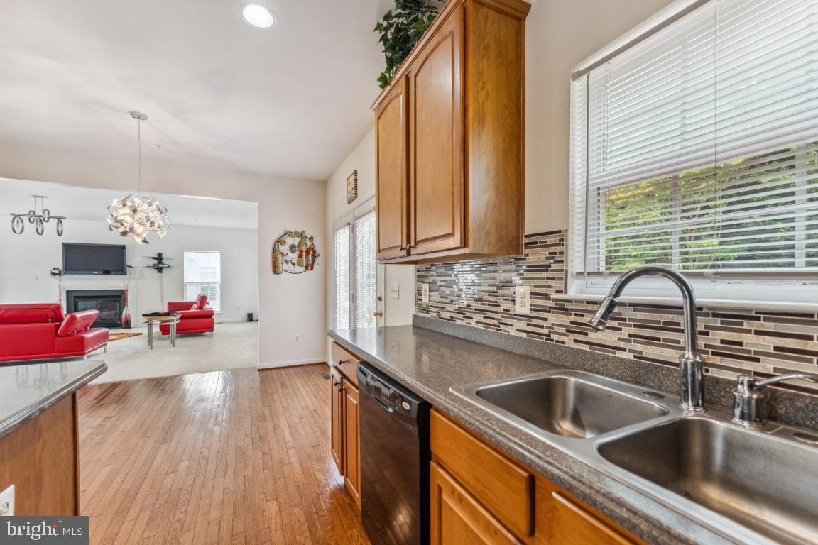 10103 Rolling Green Way photo 11