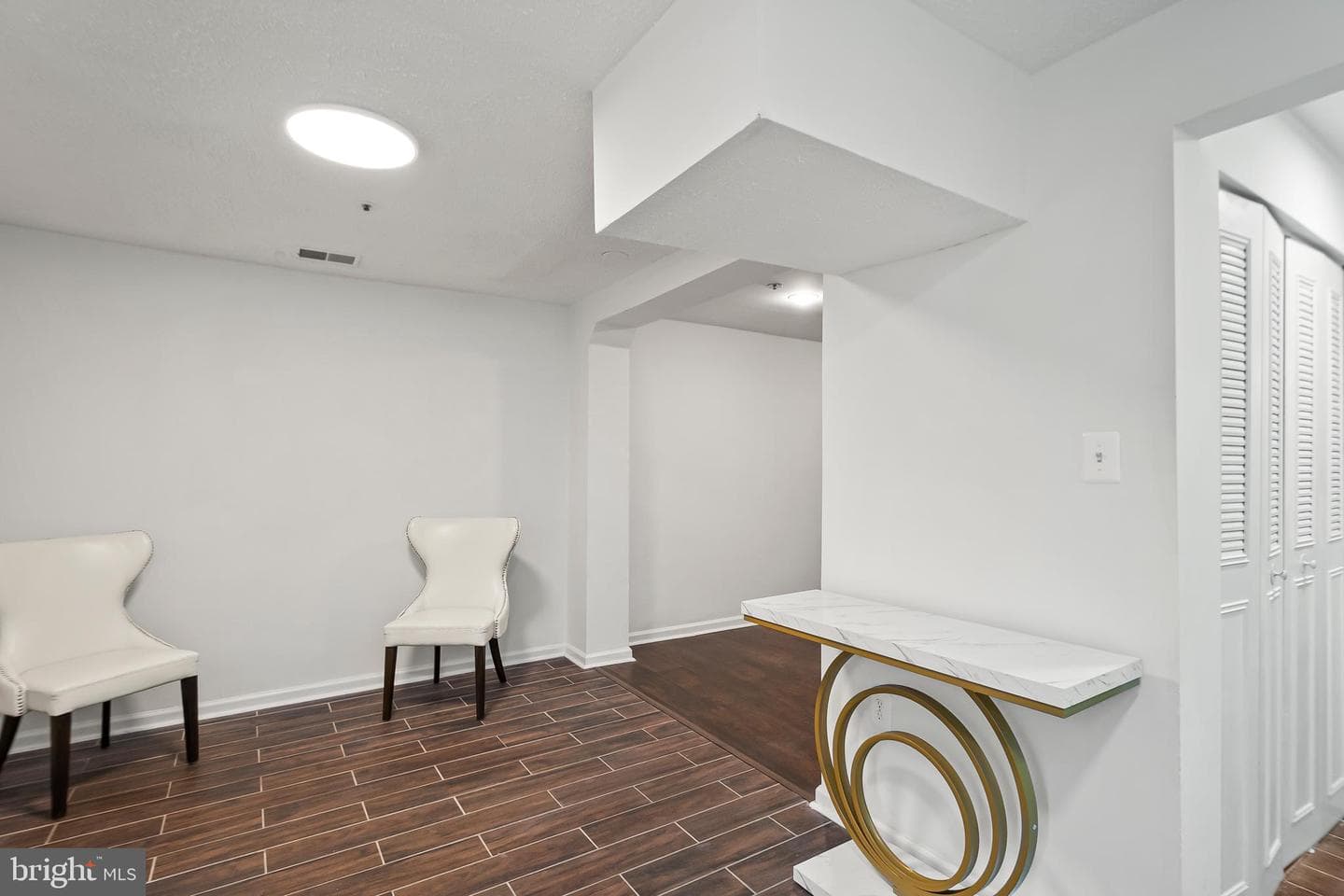 4930 Wealding Way photo 4