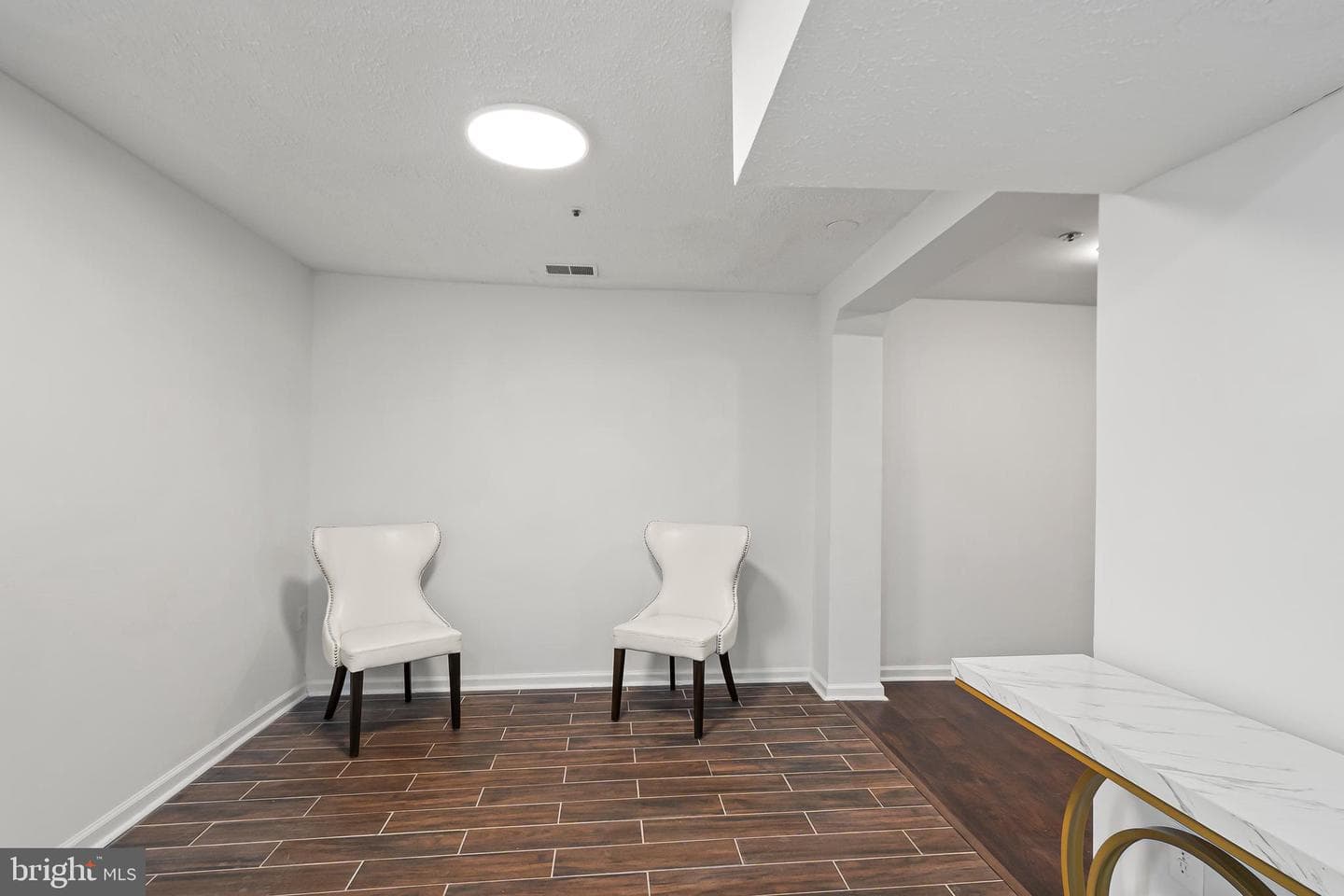 4930 Wealding Way photo 5