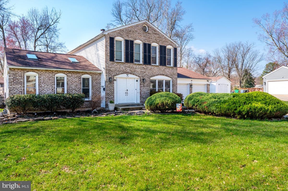 105 Saint Andrews Drive E photo 2