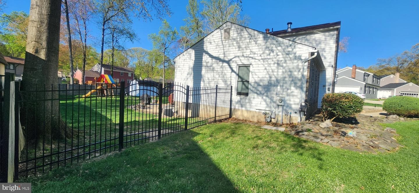 105 Saint Andrews Drive E photo 43