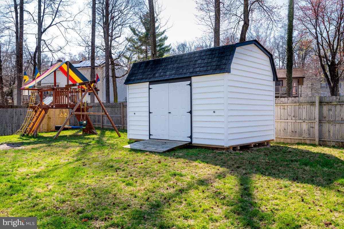 105 Saint Andrews Drive E photo 51