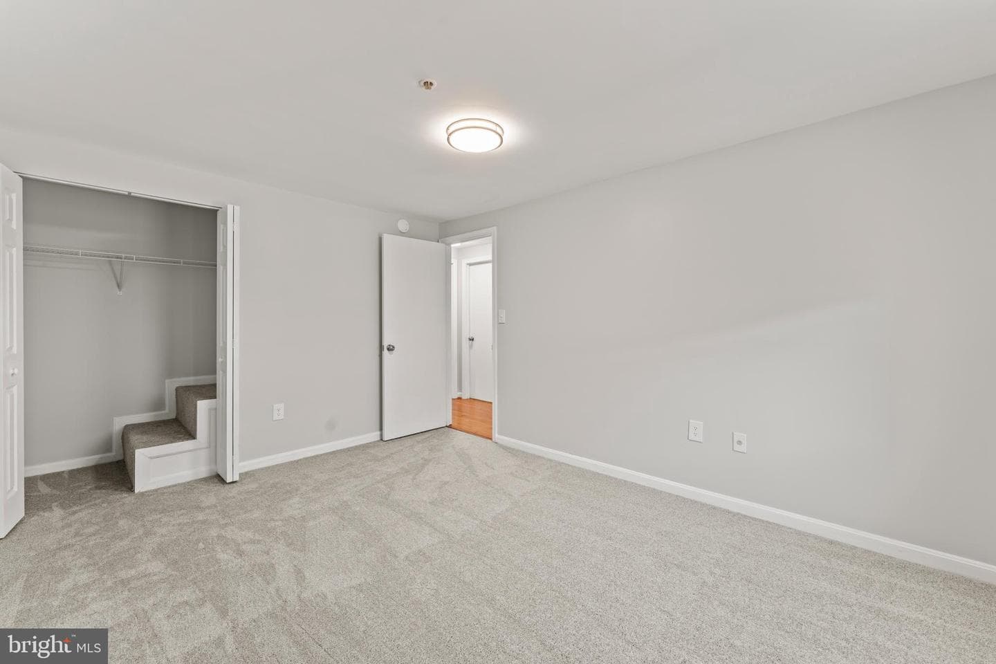 2007 Saint Bernadines Way photo 20