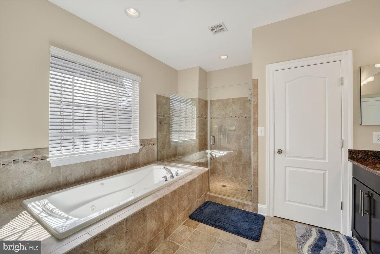 712 Sentry Square photo 17