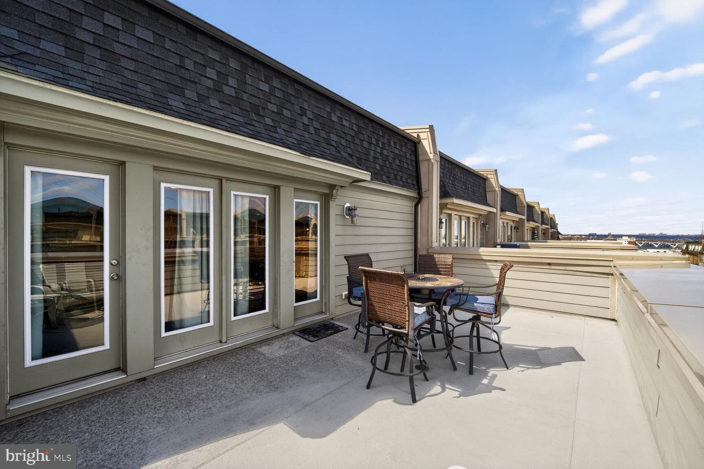 712 Sentry Square photo 27