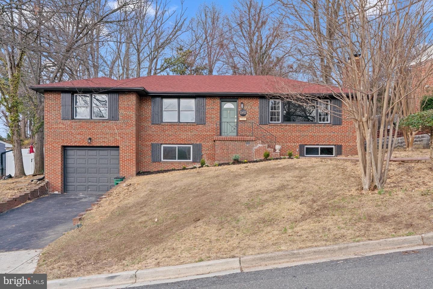 2402 Fairlawn Street