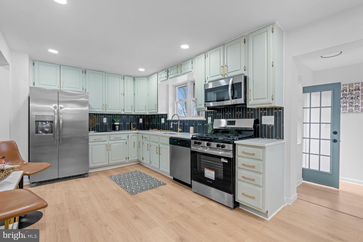 2402 Fairlawn Street photo 14
