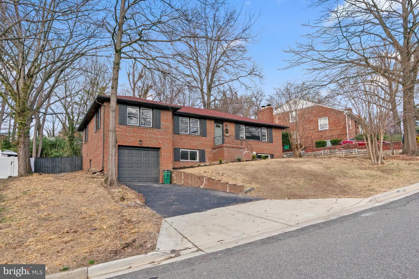 2402 Fairlawn Street photo 4