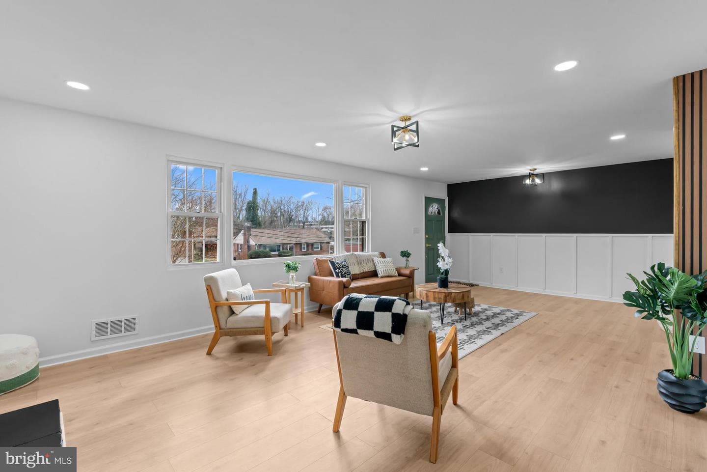 2402 Fairlawn Street photo 6