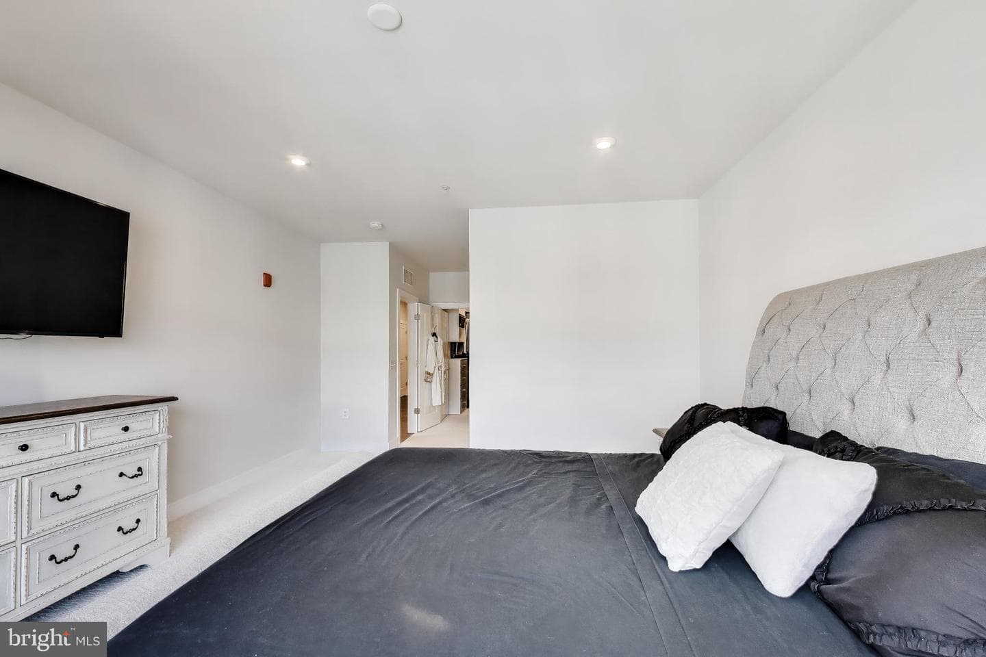 106 Saint Ives Place #408 photo 15
