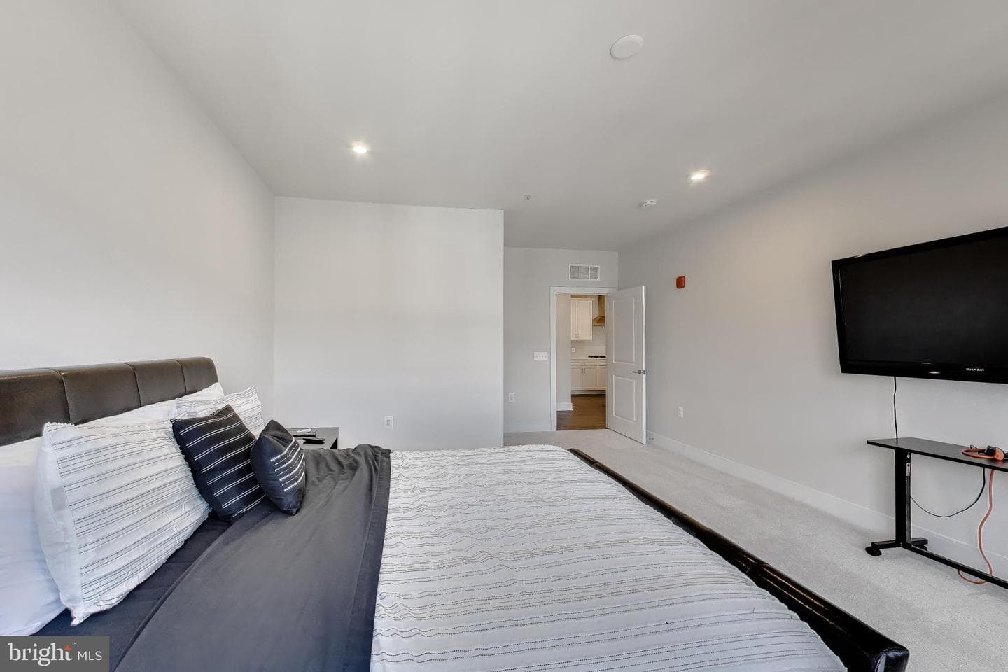 106 Saint Ives Place #408 photo 21
