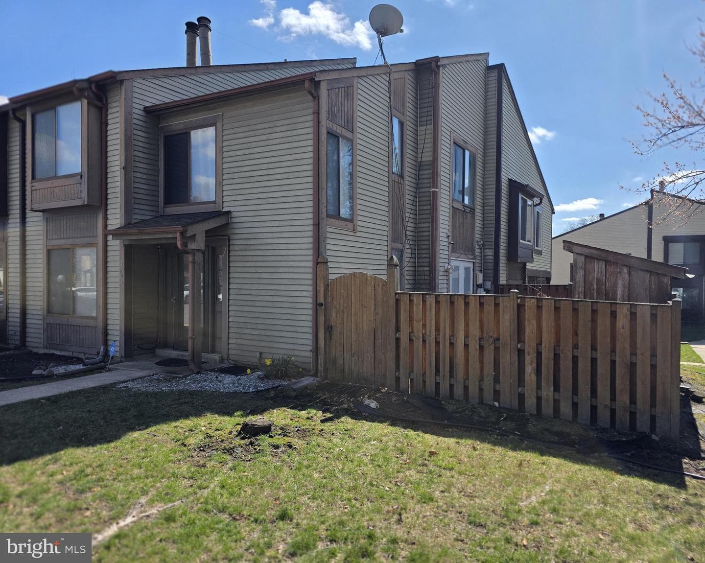 7103 Split Rail Lane photo 2