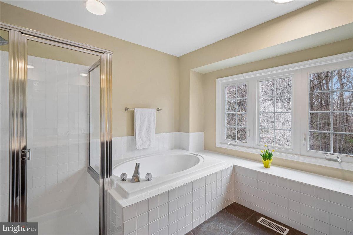 8010 Craddock Road photo 32