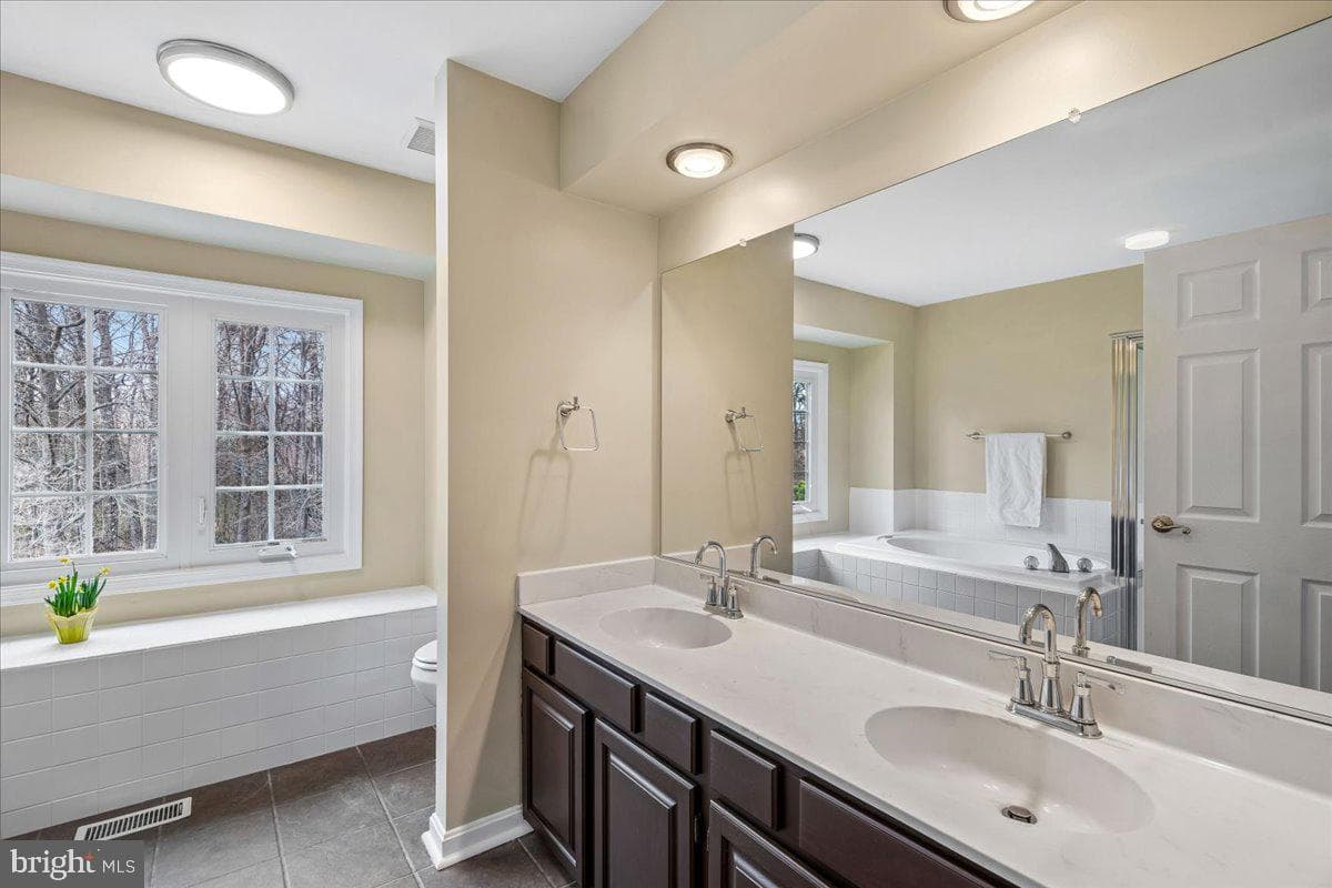 8010 Craddock Road photo 33